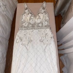 Beautiful heavy material glamorous dress.